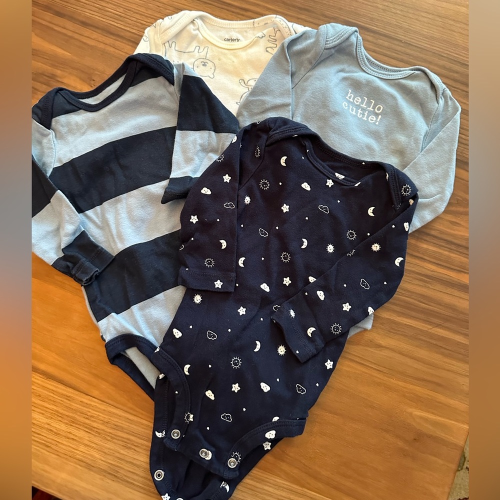 4 piece set Carter’s long sleeve onesies